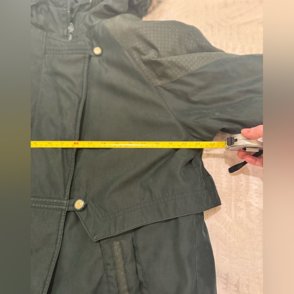 Vintage women’s Braetan faux fur hooded coat in green - Picture 4 of 12